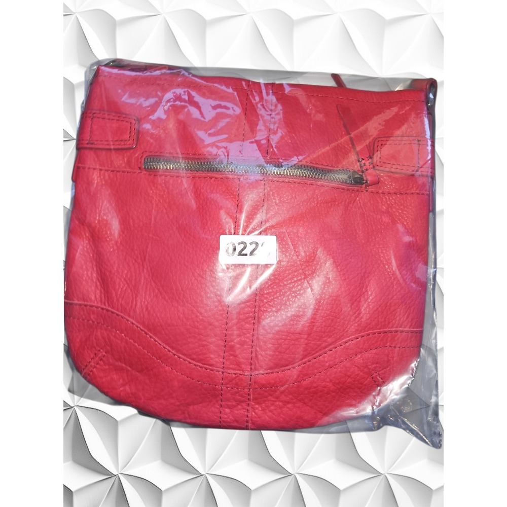 American Leather Co Red Pebbled Leather Crossbody Bag with Chain Detail - Picture 8 of 8